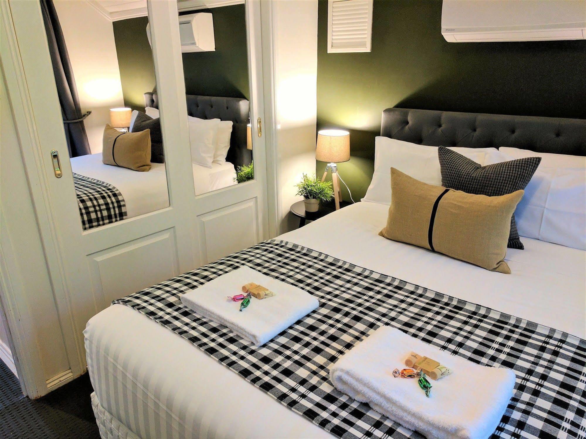 Annie Roes Luxury B&B Bend of Islands 外观 照片